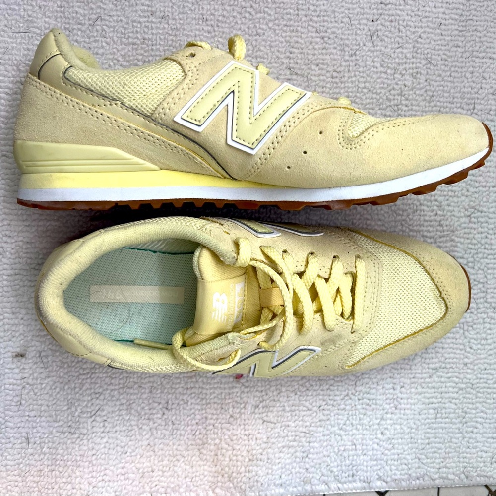 New Balance - Picture 2 of 8